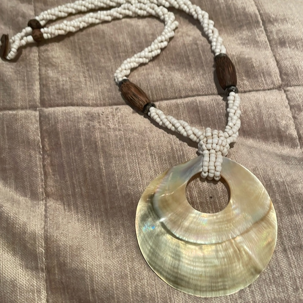 Mother of Pearl Shell Necklace Choker 17”